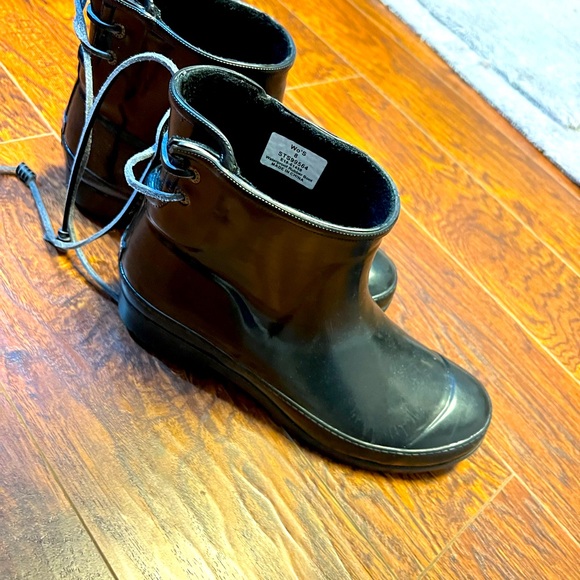 Sperry - Picture 2 of 3